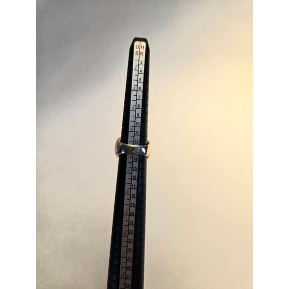 Retro Style Gold Tone, Black, and Sparkly Ring Size 6 - Picture 4 of 7